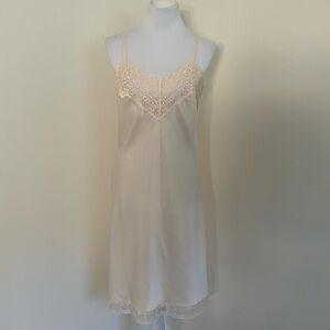 Wacoal Cream Lace Trim Chemise Slip
